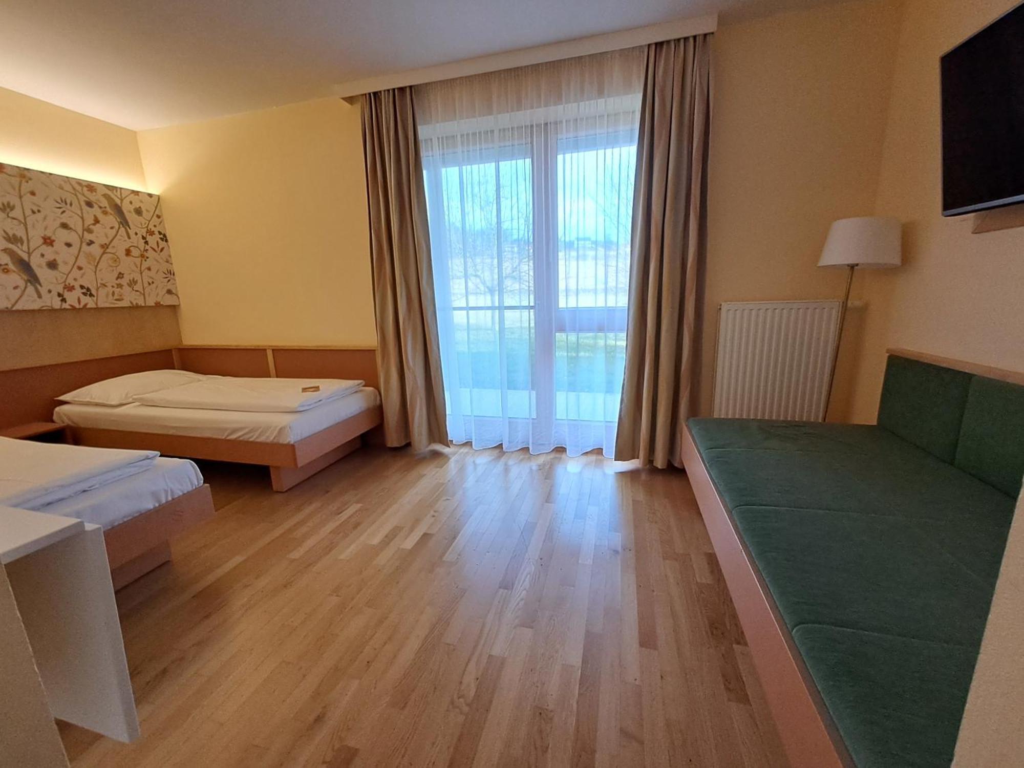 Jufa Hotel Stubenbergsee מראה חיצוני תמונה